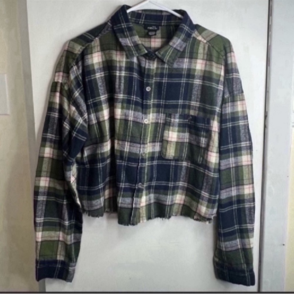 Rue 21 Green Cropped Flannel Button Up Tee
